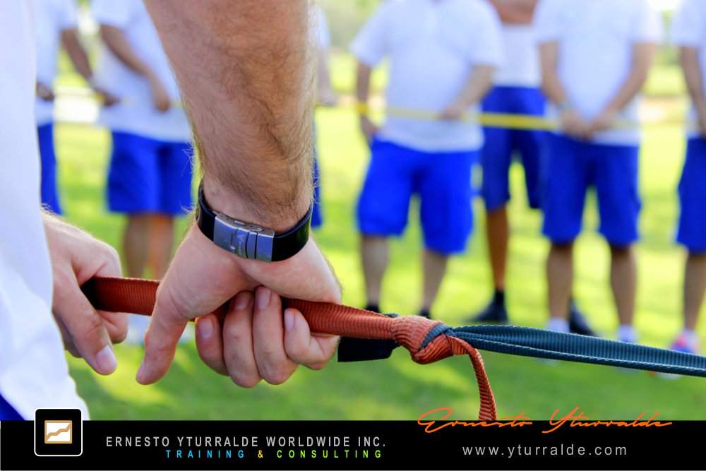Team Building experiencial en Quito mediante talleres de cuerdas